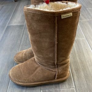 Womens Bearpaw boots size 5